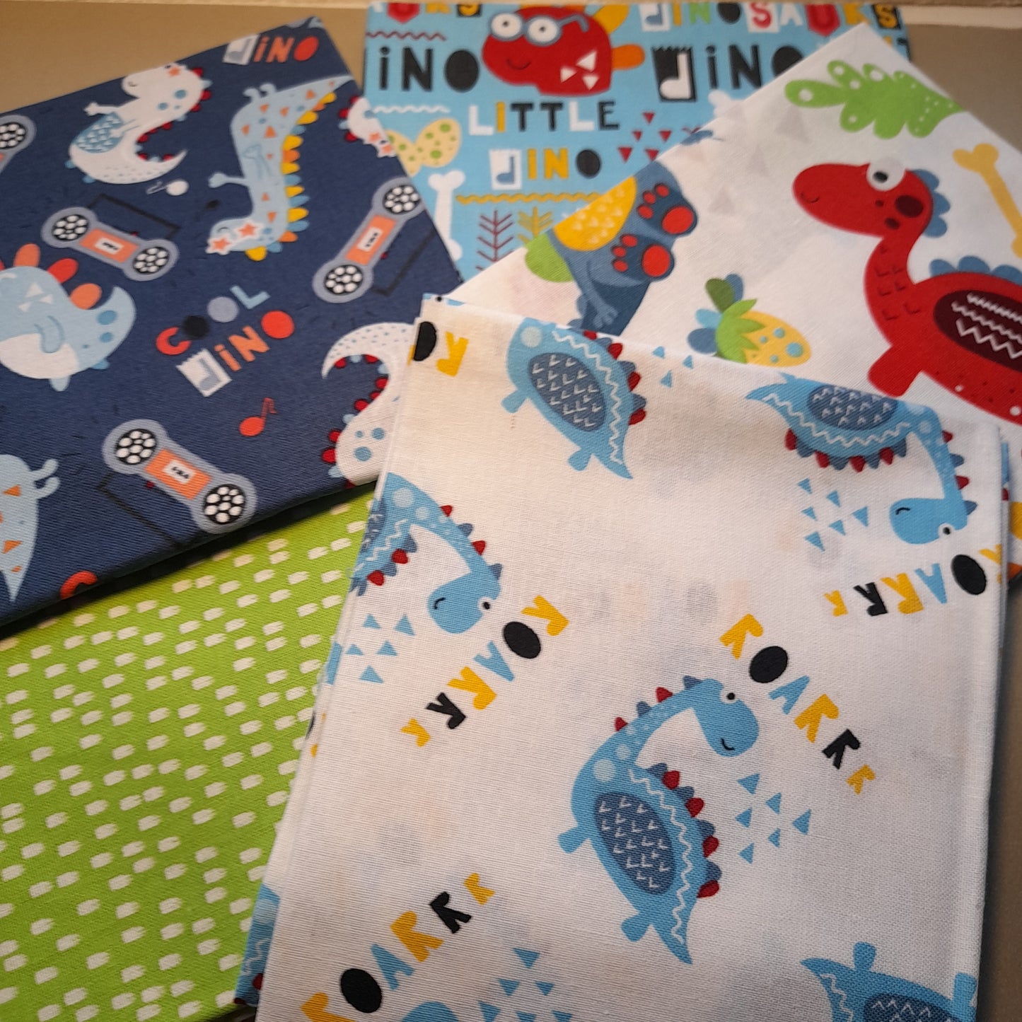Fat Quarters : Little Dino .