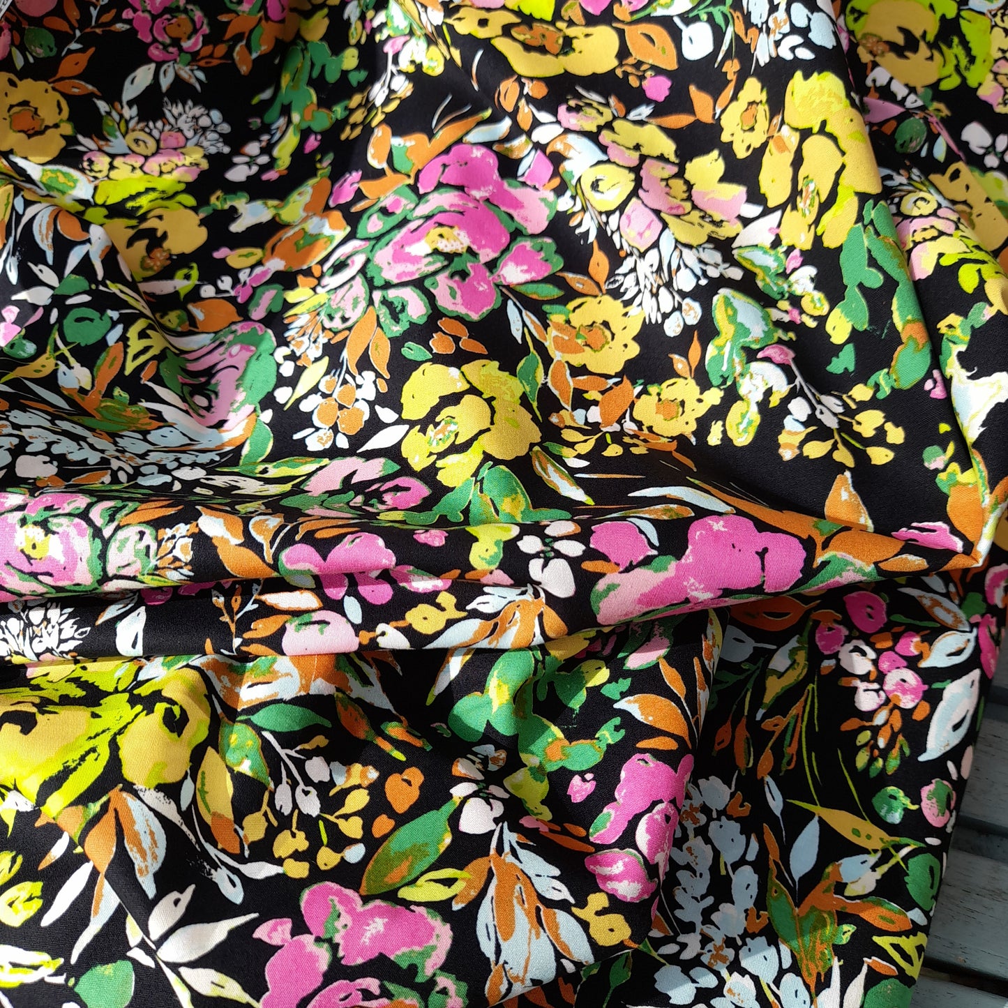 Art Gallery - indigo & Aster , La Floraison Dim .