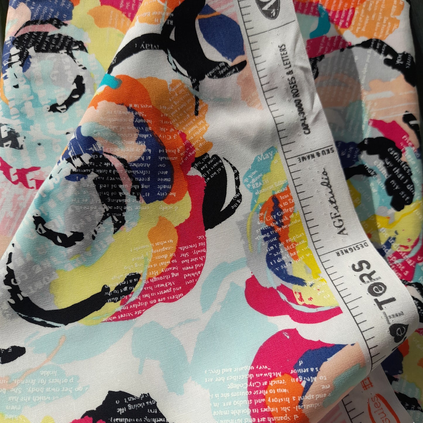 Art Gallery - " Roses and Letters . "