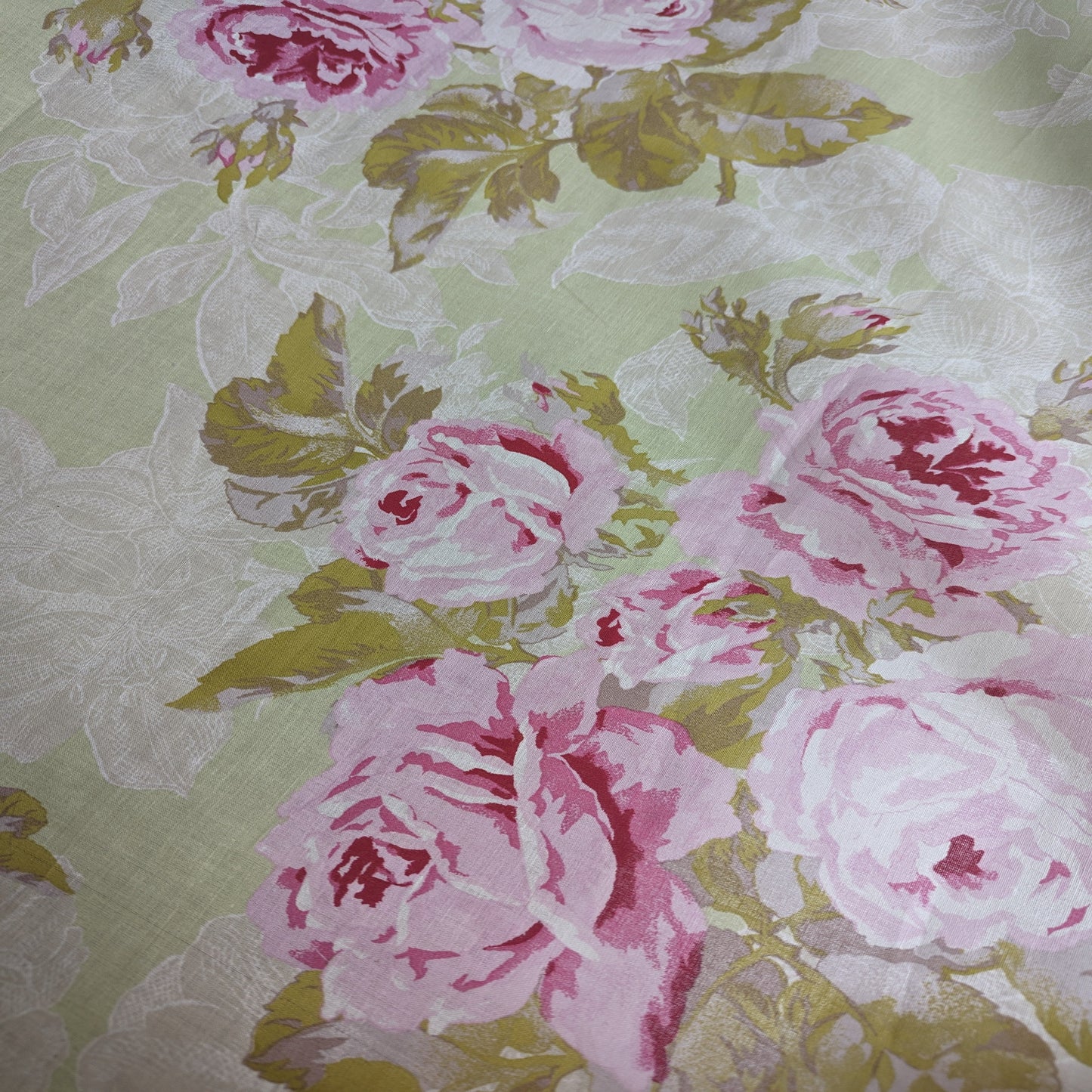 Large Print Floral - £3 A METRE!
