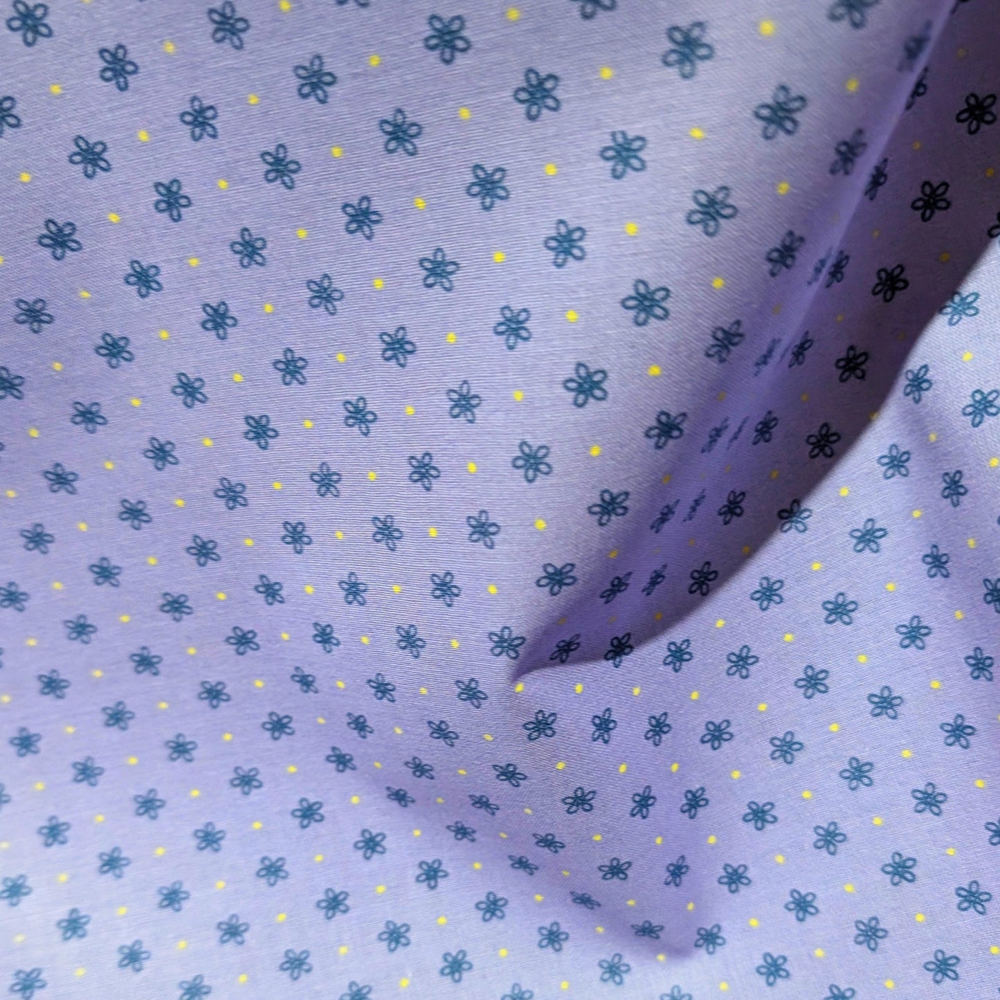 Floral purple small flowers (J) - £3 A METRE!