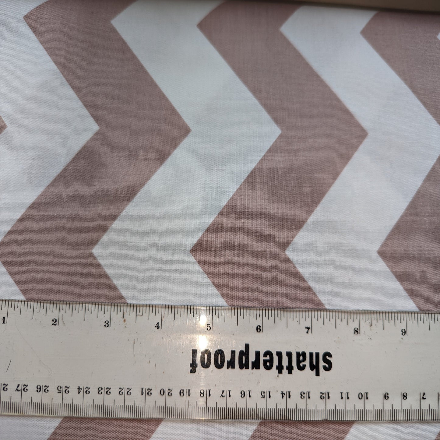 Riley Blake - Chevrons Beige