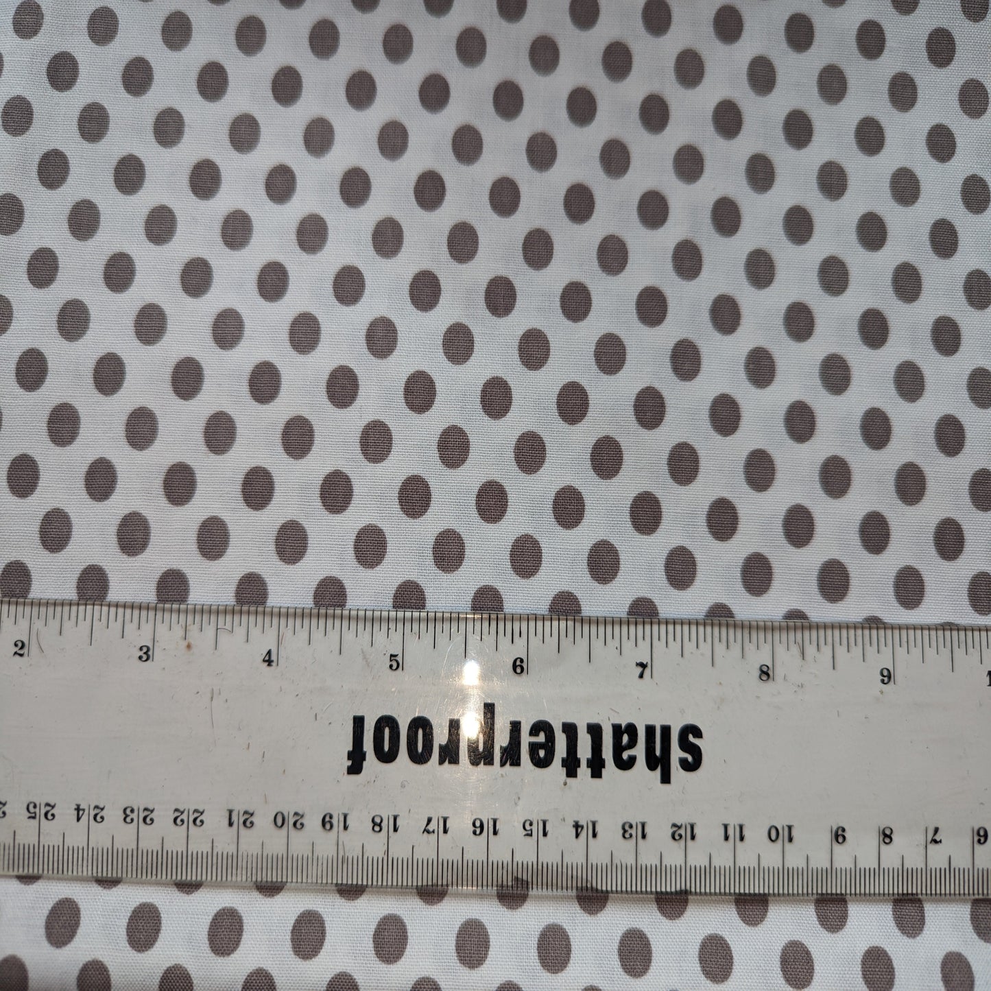 Riley Blake - Grey spot