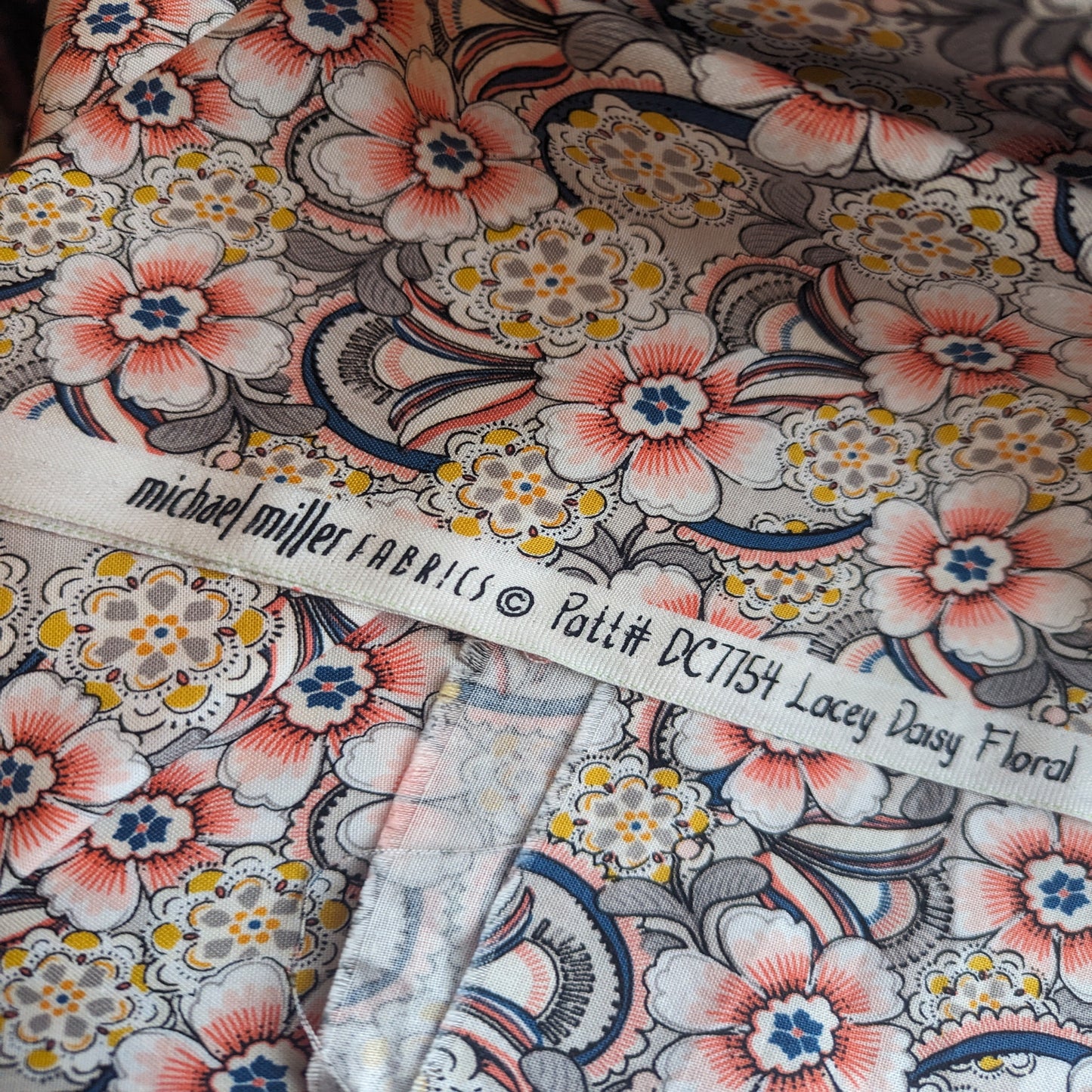 Lacey Daisy Floral