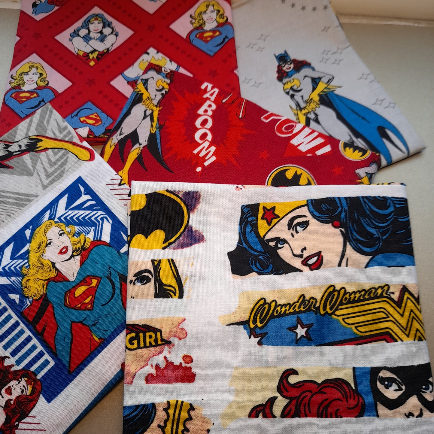 Fat Quarters : Justice League , Heroines .