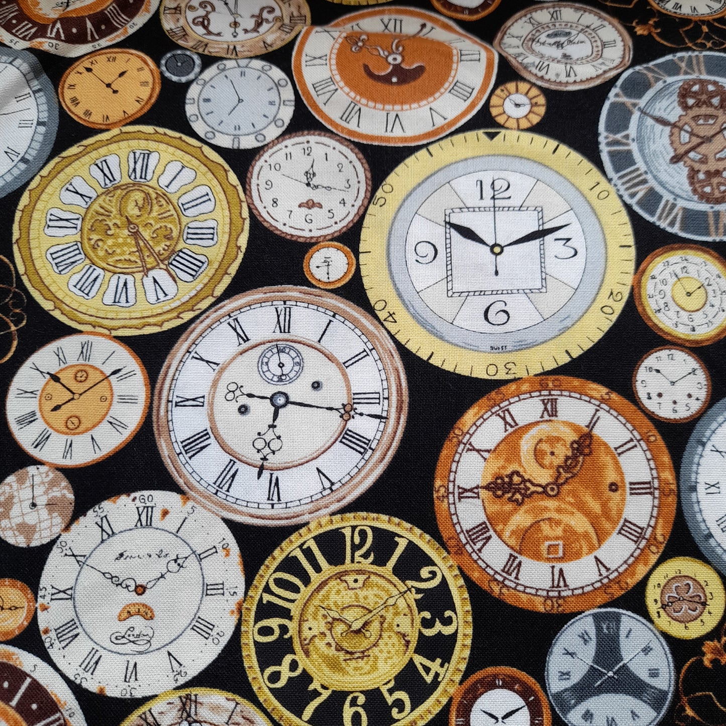 Nutex : Back in Time , Clocks.