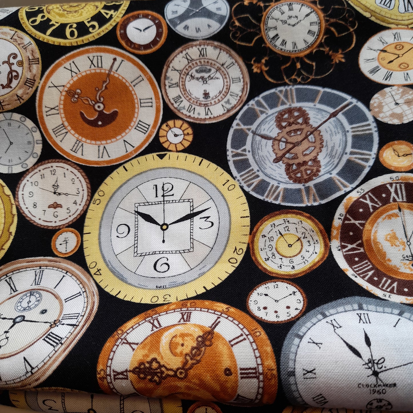 Nutex : Back in Time , Clocks.