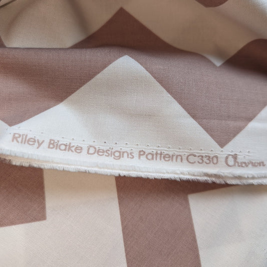 Riley Blake - Chevrons Beige