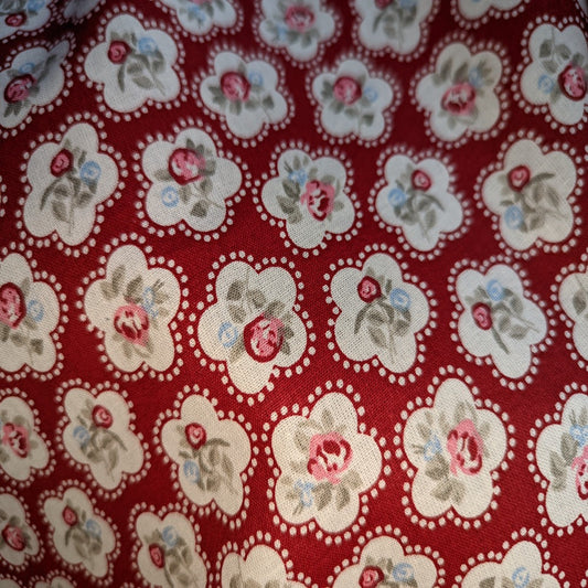 Lifestyle - Red Cottage Floral